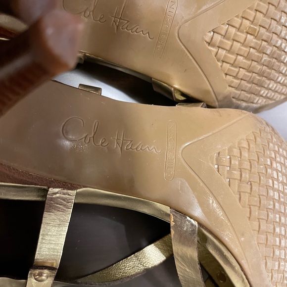 Strappy Gold Cole Hahn Nike Air Sandals with heel - Picture 7 of 10